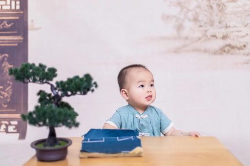 成都试管代怀二个月宝宝做哪些训练